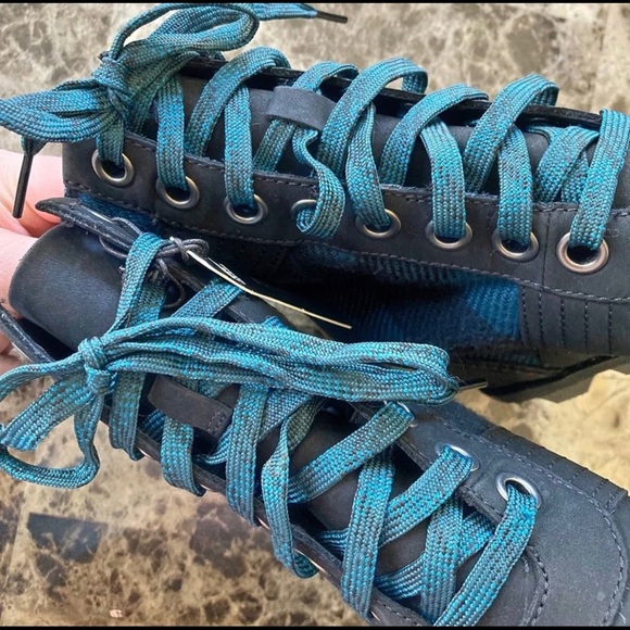 SOLD!!Sorel Rain and snow very nice confortable waterproof lace-up - Picture 4 of 9